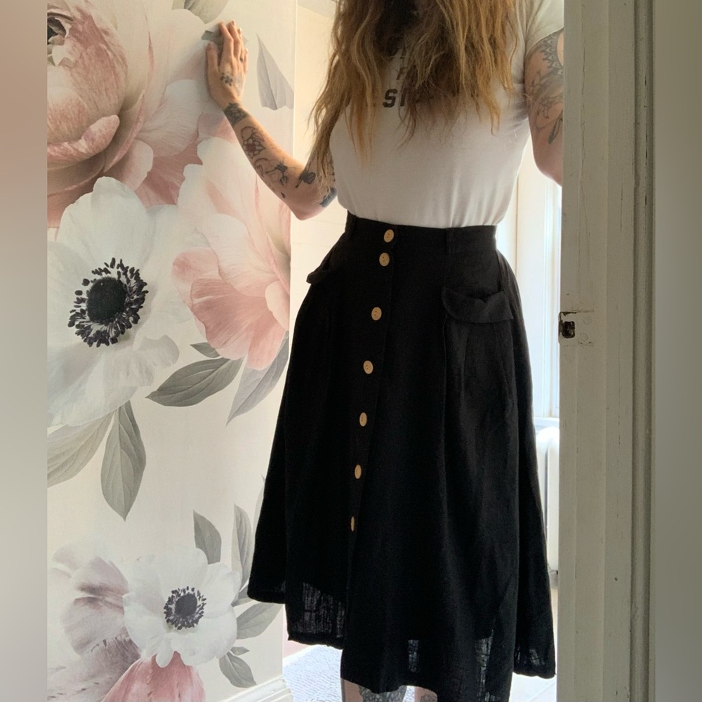 ModCloth Black Button-Up Women's Midi Skirt size 6